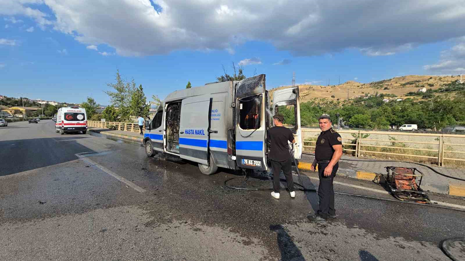diyaliz hastasini tasiyan hasta nakil araci alevlere teslim oldu 2 Ezt7JAFU