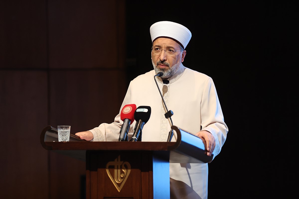diyanet isleri baskani arpagus bizlere dusen karsilastiklari zorluklari asabilmeleri icin engelli kardeslerimize destek olmaktir K4WT2pcm