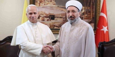 diyanet-isleri-baskani-arpagus-papa-14-leo-ile-gorustu-J5ufA1yK.jpg