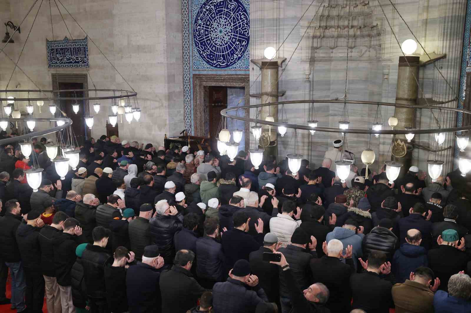 diyanet isleri baskani arpagus suleymaniye camiinde hutbe okudu 1 3NU9vyJS