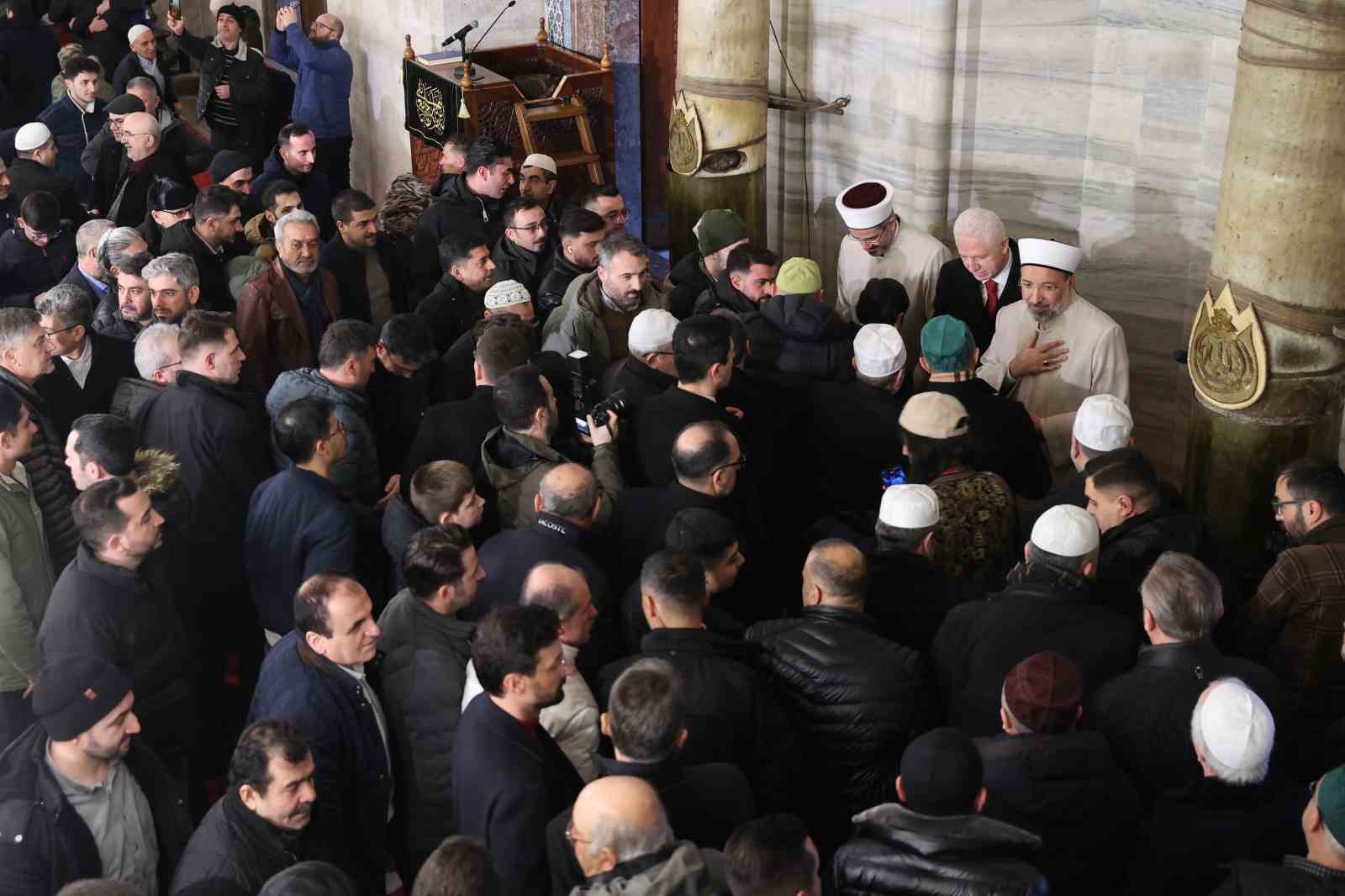 diyanet isleri baskani arpagus suleymaniye camiinde hutbe okudu 11 Vn6ROcOe