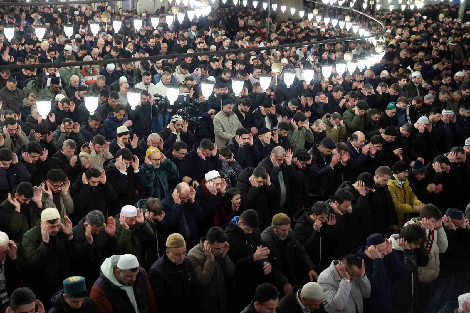 diyanet isleri baskani arpagus suleymaniye camiinde hutbe okudu 2