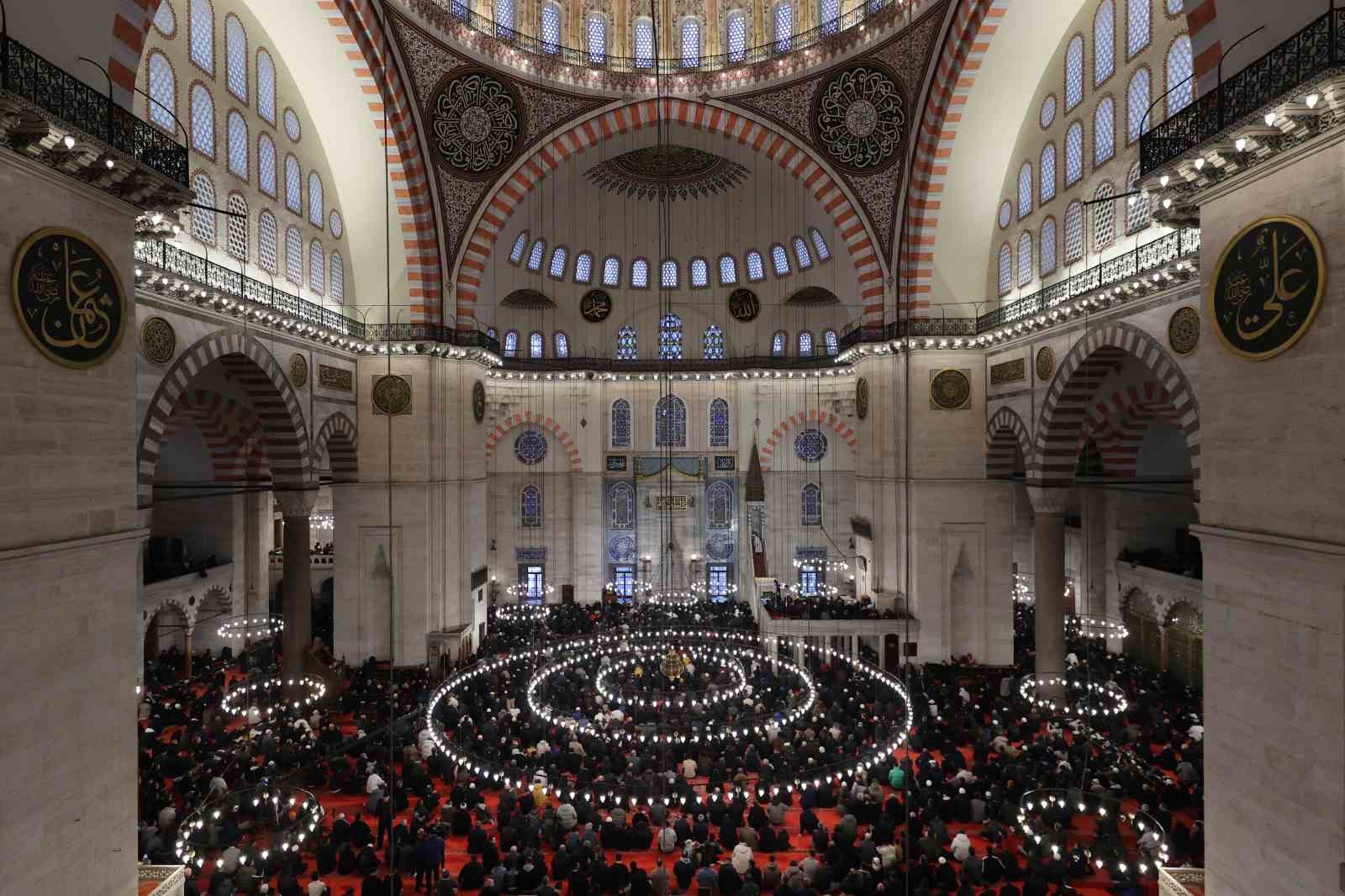 diyanet isleri baskani arpagus suleymaniye camiinde hutbe okudu 6