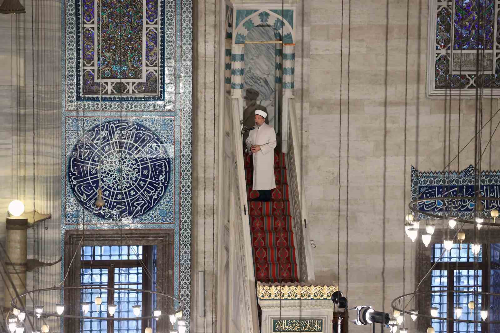 diyanet isleri baskani arpagus suleymaniye camiinde hutbe okudu 7 5weuiBFF