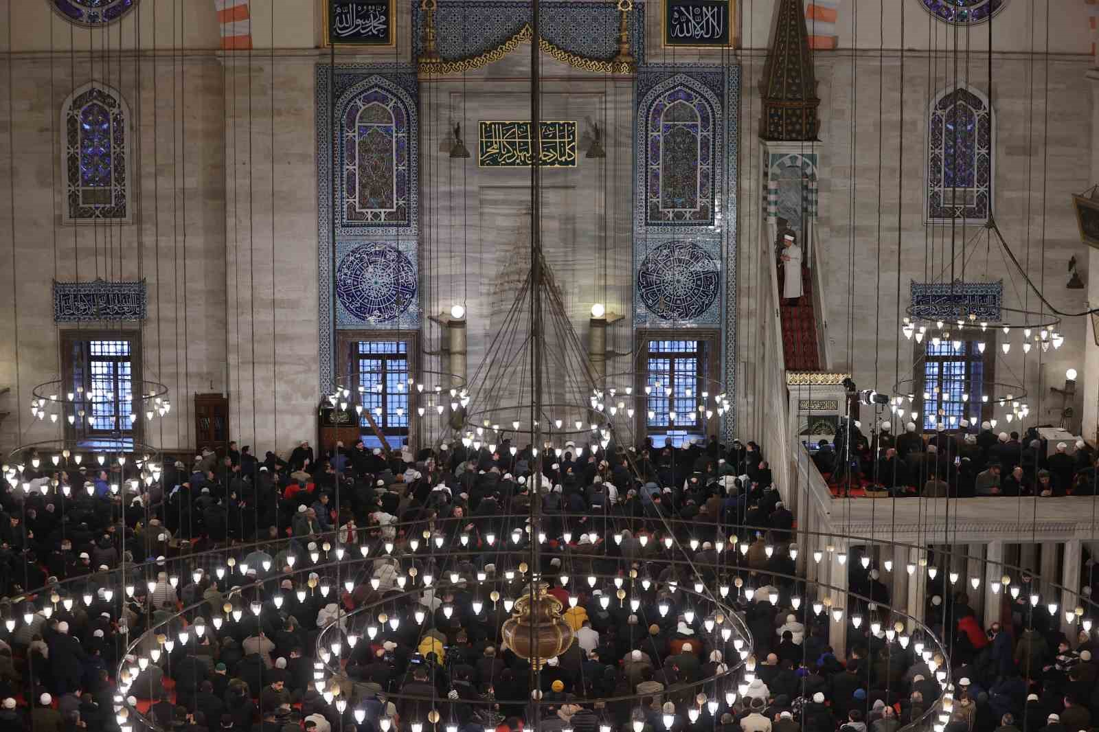 diyanet isleri baskani arpagus suleymaniye camiinde hutbe okudu 9
