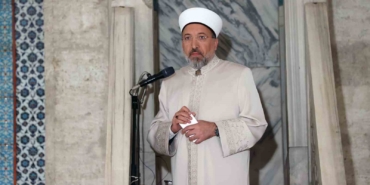 diyanet-isleri-baskani-arpagus-suleymaniye-camiinde-hutbe-okudu-TMw5iSPC.jpg