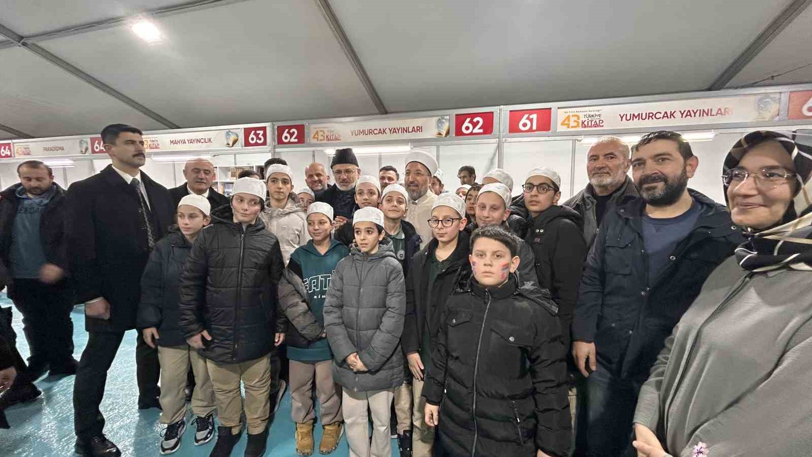 Diyanet İşleri Başkanı Arpaguş: "Yeryüzünde kitabın serüveni ilahi hitapla başlamıştır. İnsanlığı kitap ile tanıştıranlar da bu ilahi hitabın muhatabı olan peygamberlerdir" 8 diyanet isleri baskani arpagus yeryuzunde kitabin seruveni ilahi hitapla baslamistir insanligi kitap ile tanistiranlar cb513wRu