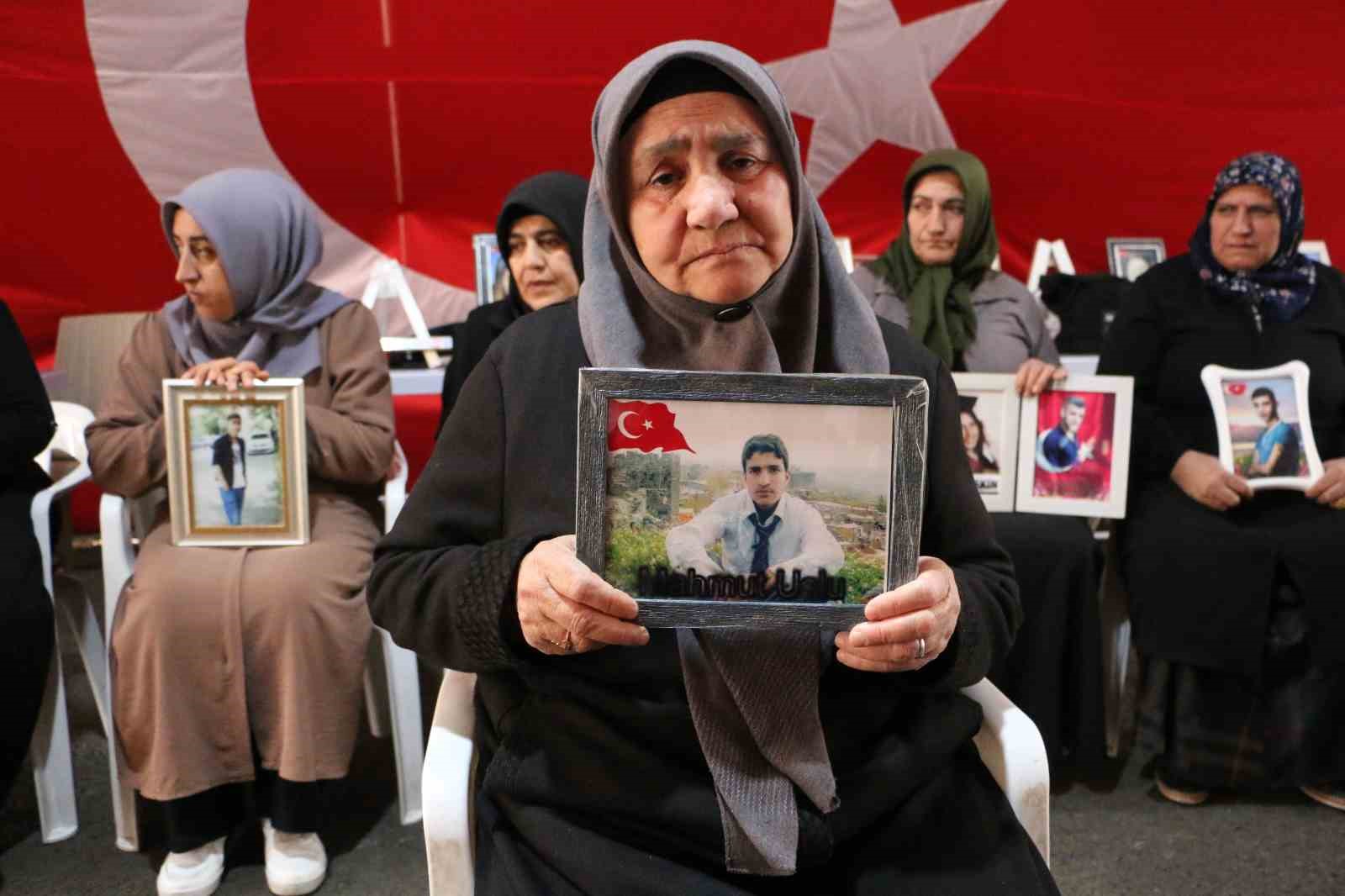 diyarbakir anneleri gelecek guzel haberler icin sabirsizlaniyor 4 2iiB37hw