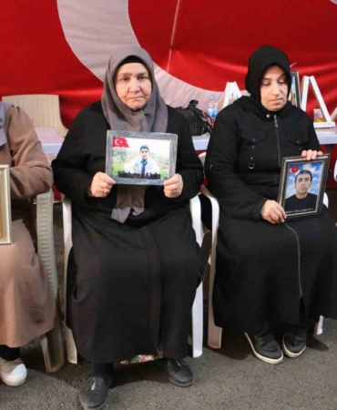 diyarbakir-anneleri-gelecek-guzel-haberler-icin-sabirsizlaniyor-8stkhS9I.jpg