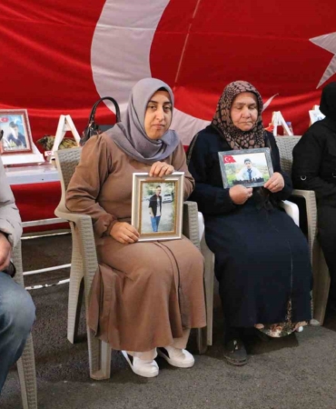 diyarbakir-annelerinden-chpye-cagri-DNnE5vU3.jpg