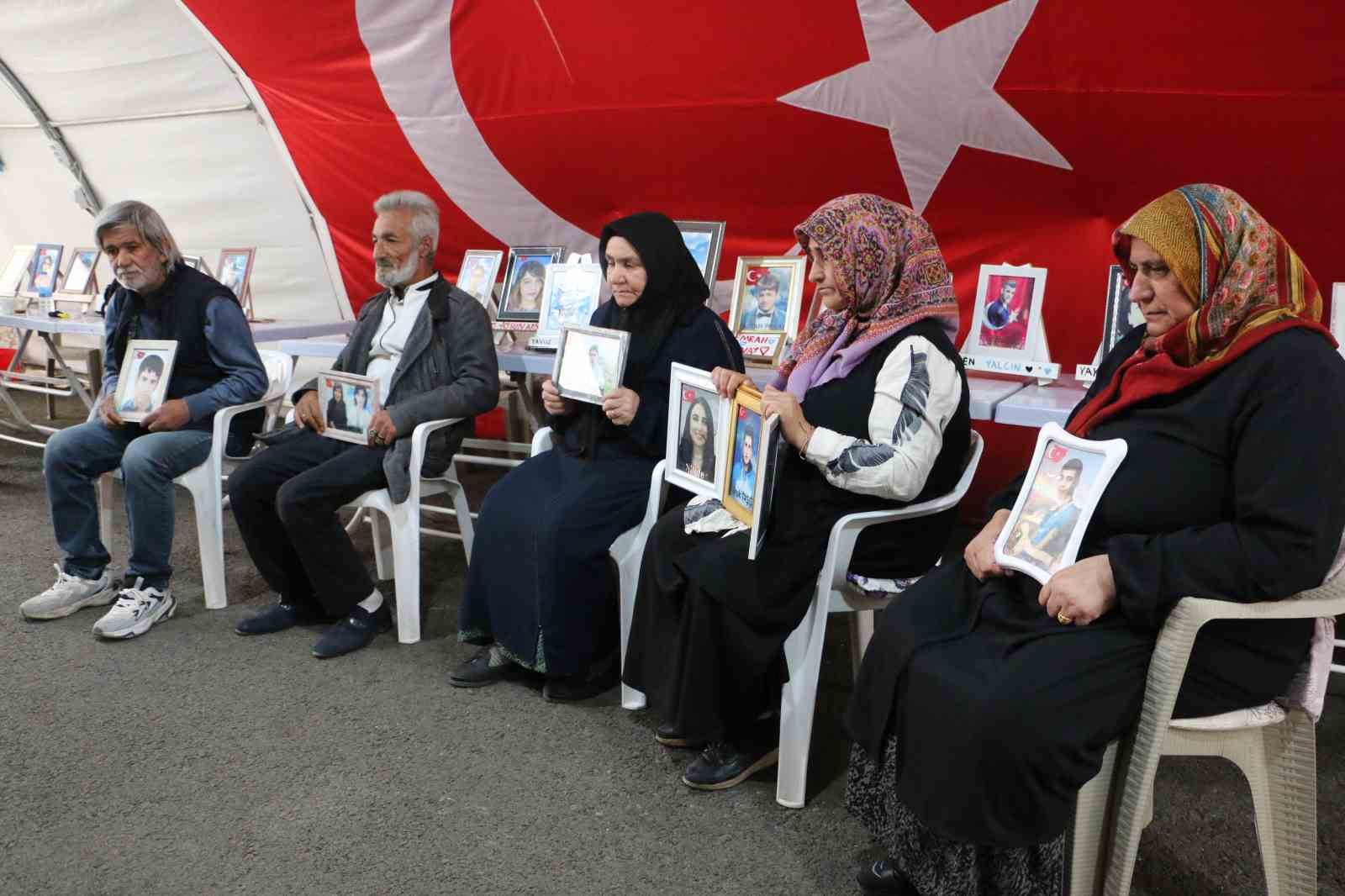 diyarbakir annelerinin evlat nobeti 7 yildir kararlilikla devam ediyor 2 jPVKjOWJ