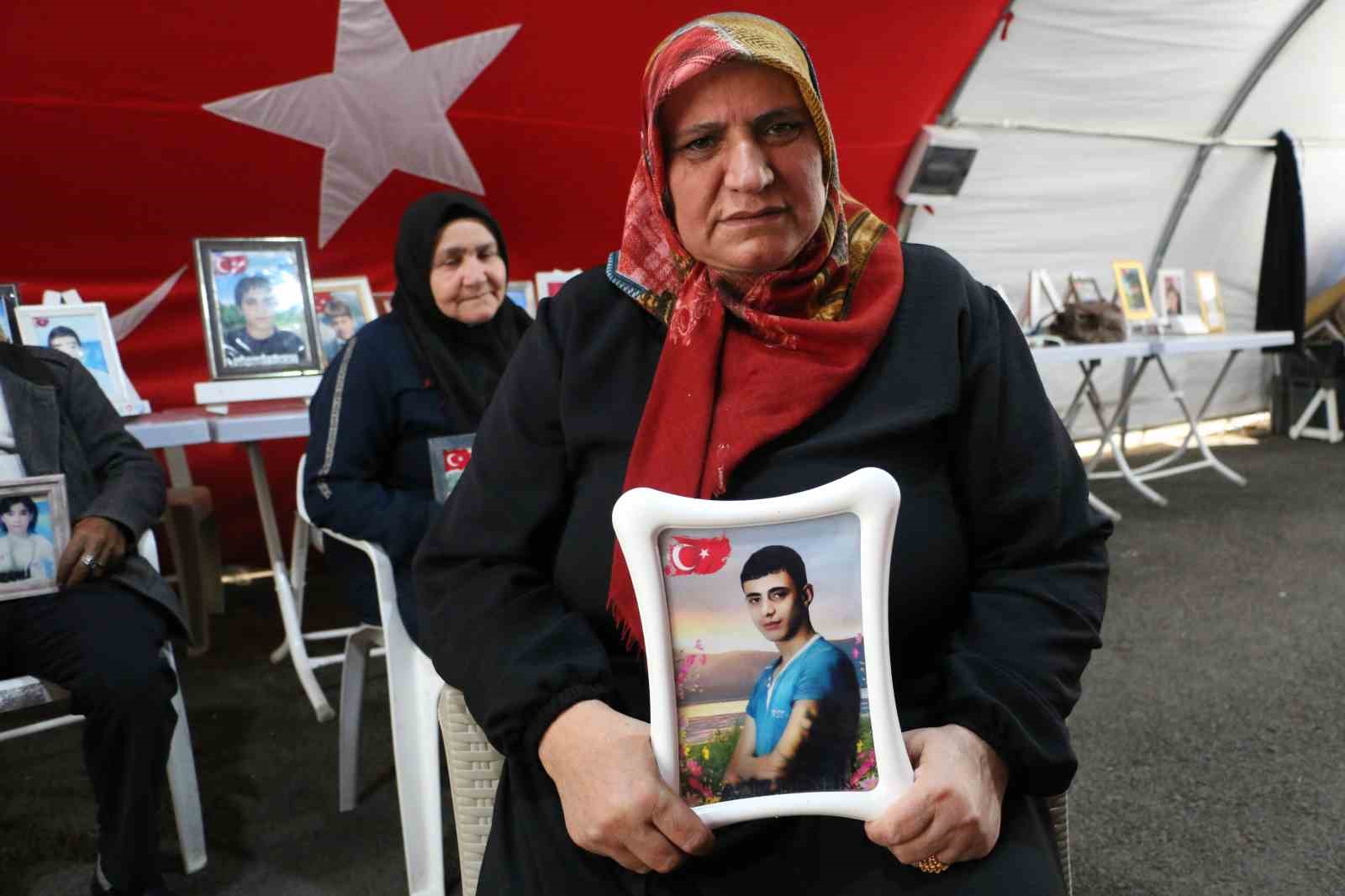diyarbakir annelerinin evlat nobeti 7 yildir kararlilikla devam ediyor 6
