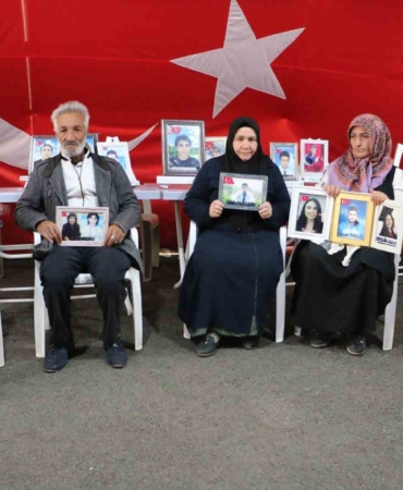 diyarbakir-annelerinin-evlat-nobeti-7-yildir-kararlilikla-devam-ediyor-dVkMgxRC.jpg