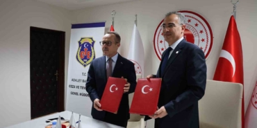 diyarbakir-cumhuriyet-bassavciligi-ile-il-saglik-mudurlugu-arasinda-isbirligi-protokolu-imzalandi-KfdO3i8B.jpg