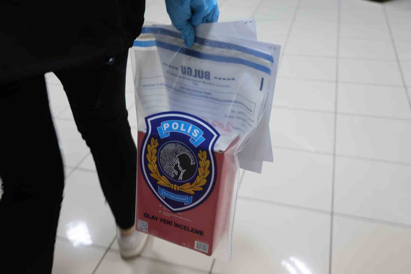 Diyarbakır Emniyeti’nin bu birimindeki kadınlar detaycılıklarıyla olayları aydınlatıyor 6 diyarbakir emniyetinin bu birimindeki kadinlar detayciliklariyla olaylari aydinlatiyor 2 fZ8pZlJm