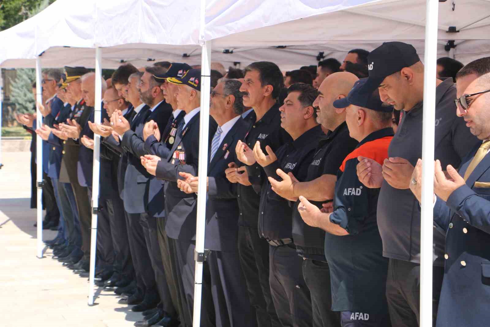 diyarbakir hava sehitliginde 15 temmuz anma programi 2 JRd4iseg