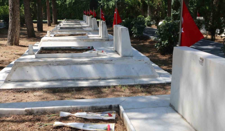 diyarbakir-hava-sehitliginde-15-temmuz-anma-programi-45vc4dmq.jpg