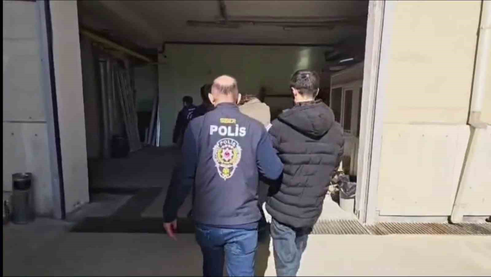 Diyarbakır merkezli 8 ilde ’bungalov dolandırıcılığı’ operasyonu: 210 milyon liralık vurgun 7 diyarbakir merkezli 8 ilde bungalov dolandiriciligi operasyonu 210 milyon liralik vurgun 3 C6rD87L7