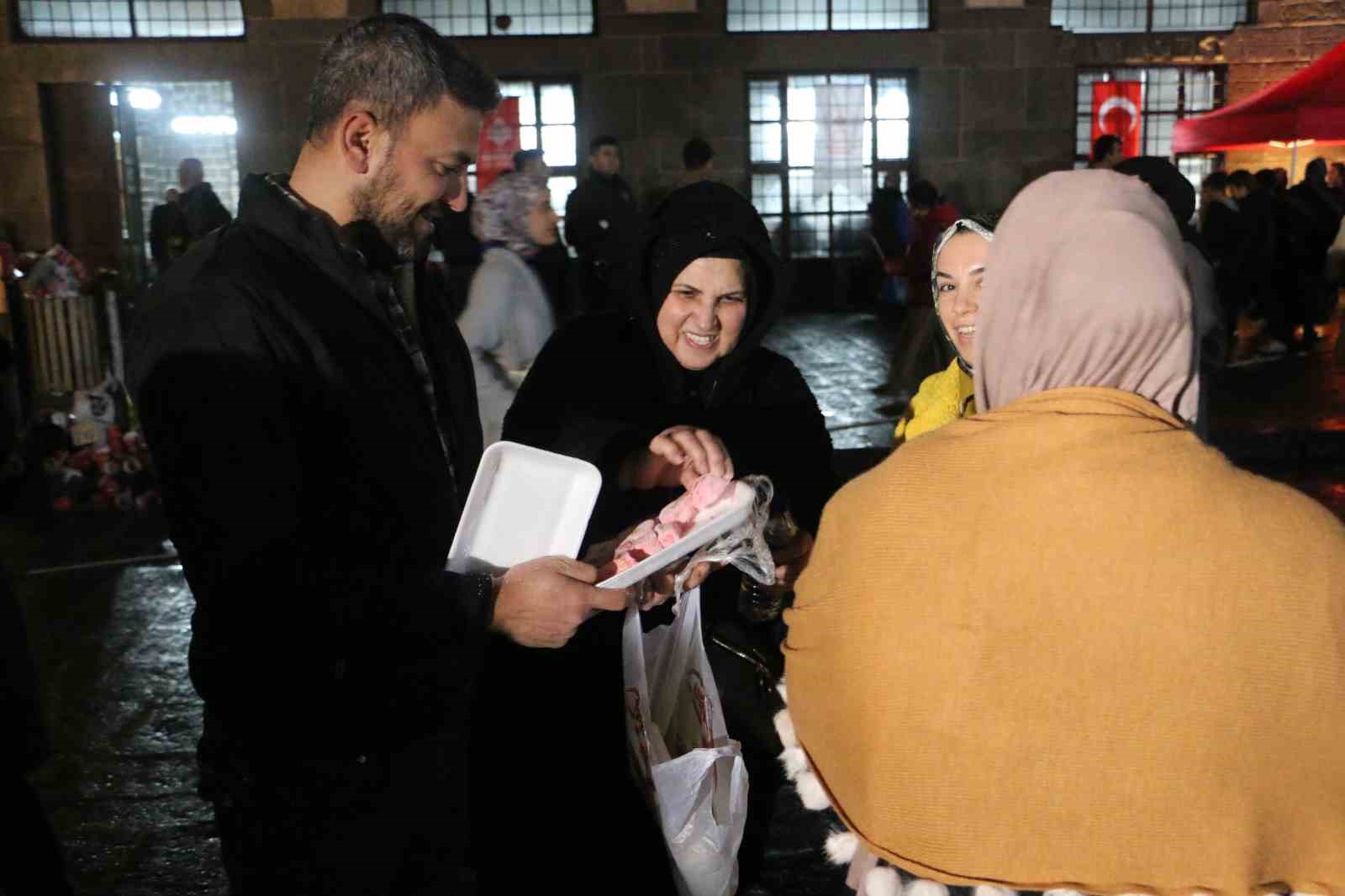diyarbakir ulu camide kadir gecesi idrak edildi 5 jGu3jsON