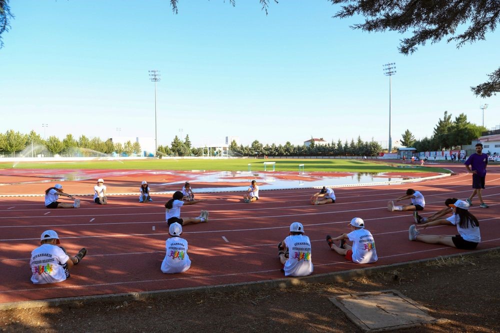 diyarbakir yaz spor okullari basladi 8 bin 377 cocuk ucretsiz egitim aliyor 2