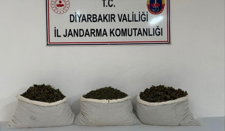 diyarbakirda-107-kilo-esrar-maddesi-ele-gecirildi-TCPVBUDU.jpg