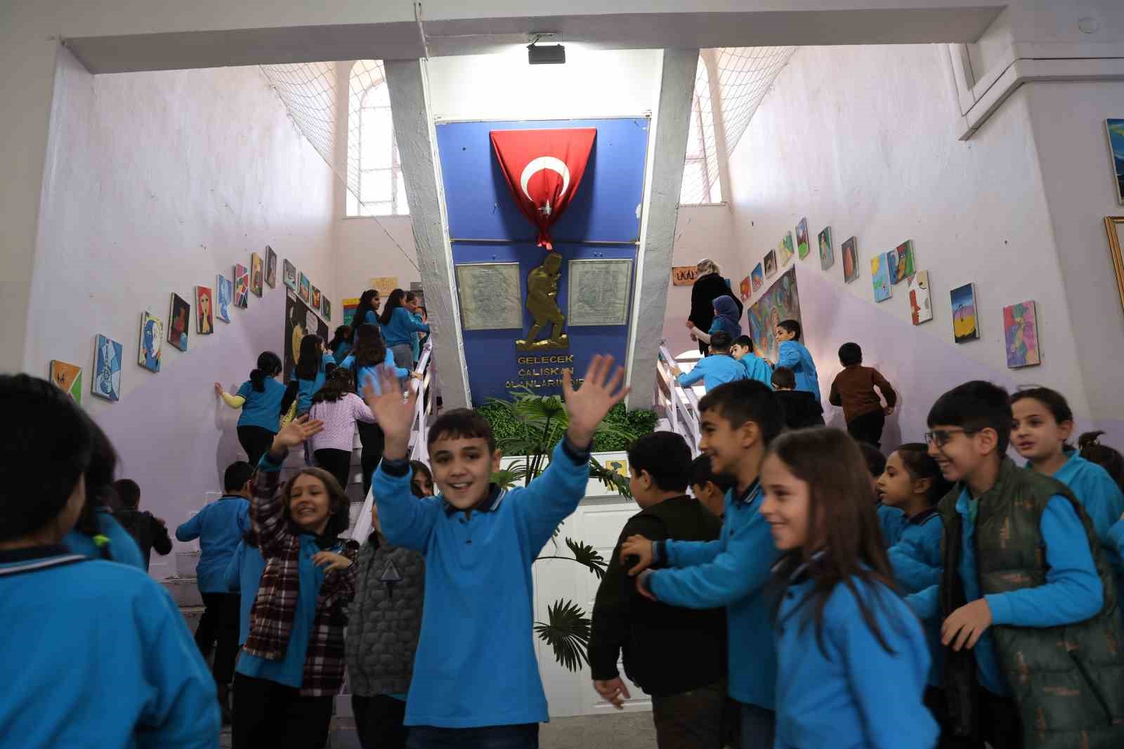 diyarbakirda 115 yillik egitim yuvasinin ihtisamli kapisi 1 asirdir araliksiz ogrencilere aciliyor 7 ZDCHXlJC