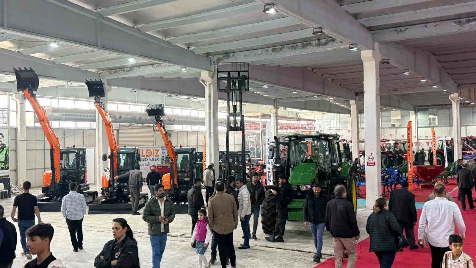 diyarbakirda 17 tarim hayvancilik tavukculuk sut endustrisi ve veterinerlik fuari acildi 4 iYiNrIjj