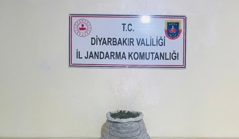 diyarbakirda-19-kilo-800-gram-esrar-ele-gecirildi-R5SGm3dJ.jpg