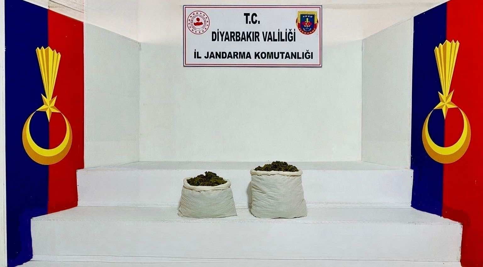 diyarbakirda 198 kilo esrar ele gecirildi 0 vuI9eZYn