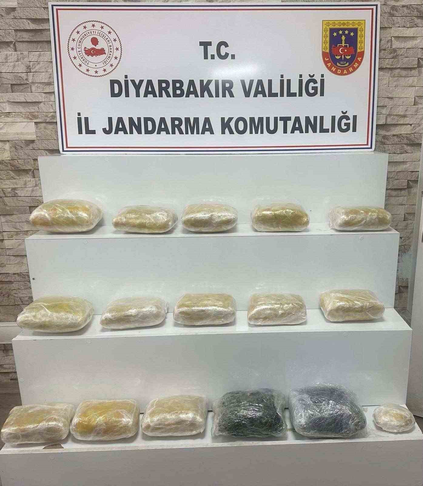 diyarbakirda 198 kilo esrar ele gecirildi 1 11hRR2nr