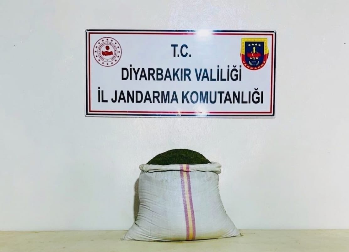 diyarbakirda 22 kilo esrar ele gecirildi 0 K69mZ9h8