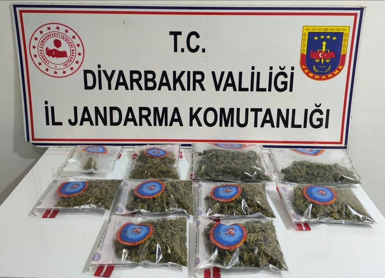 diyarbakirda 23 kilo esrar ele gecirildi 1 BQRn25hY