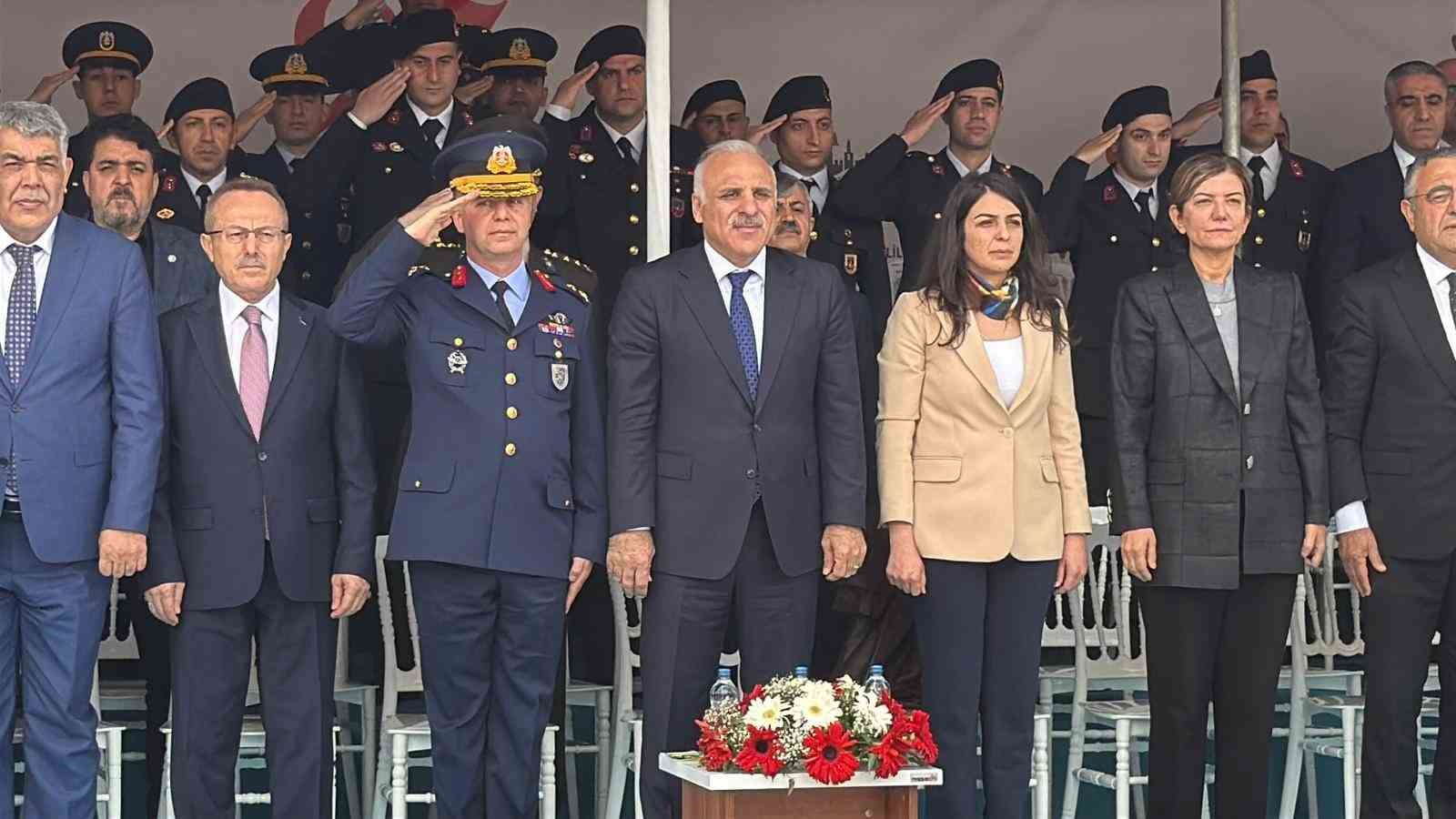 diyarbakirda 23 nisan coskuyla kutlandi 6 2NsNqcKd
