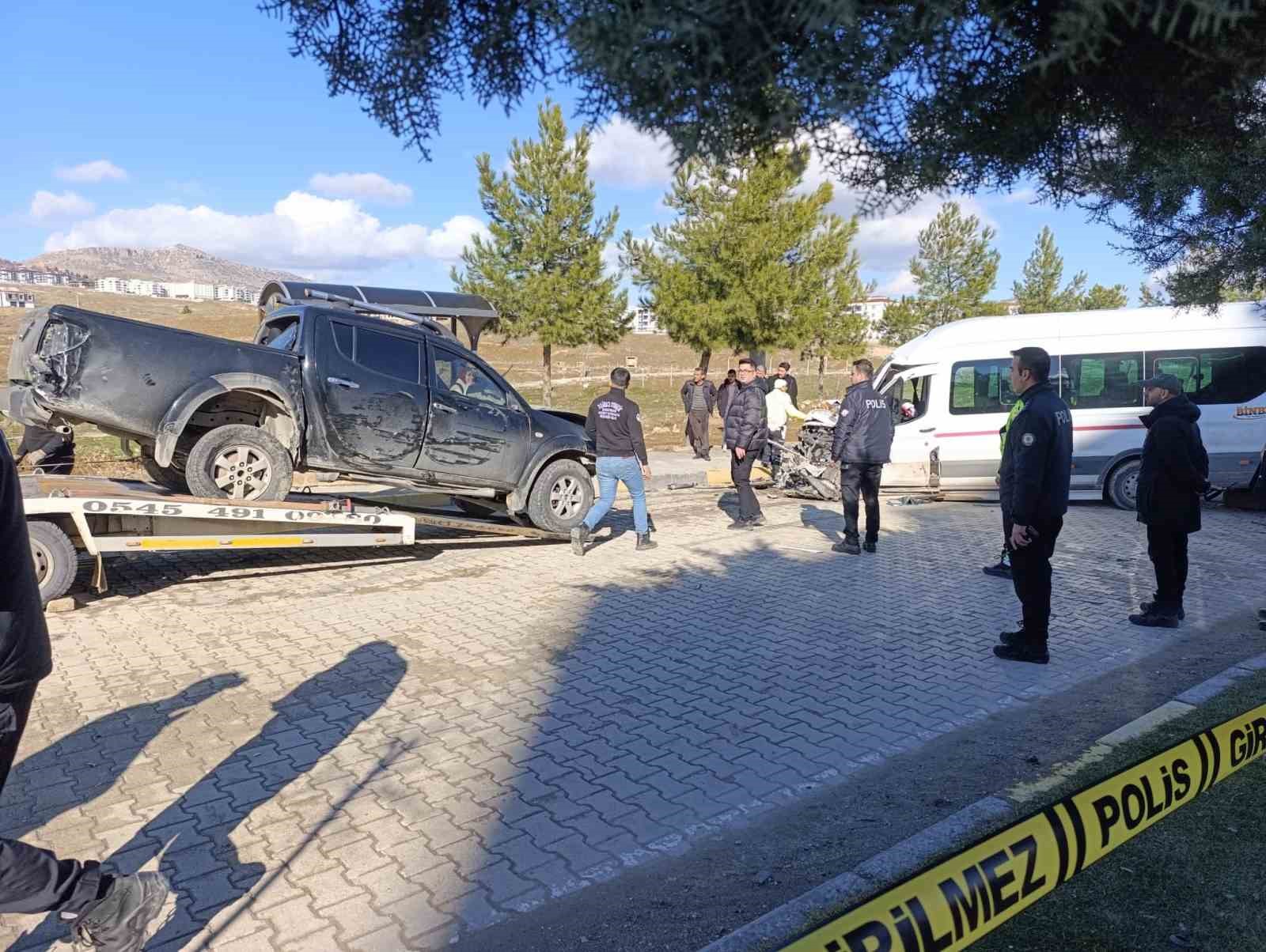 diyarbakirda 5 aracin karistigi kazada maddi hasar olustu 2 4Pa4ANYh