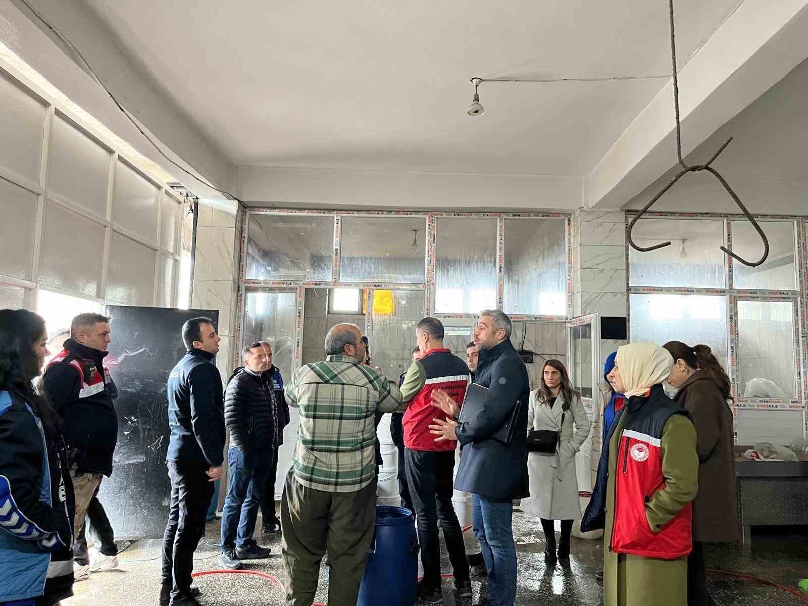 diyarbakirda 5 isletmede ele gecirilen 460 kilogram peynir imha edildi 3 kwuTYdpl