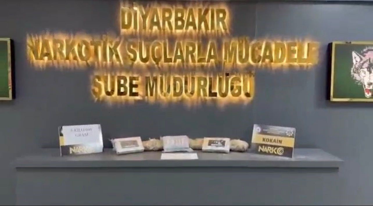 diyarbakirda 6 kilo 660 gram kokain ele gecirildi 2 96Dt36Gh