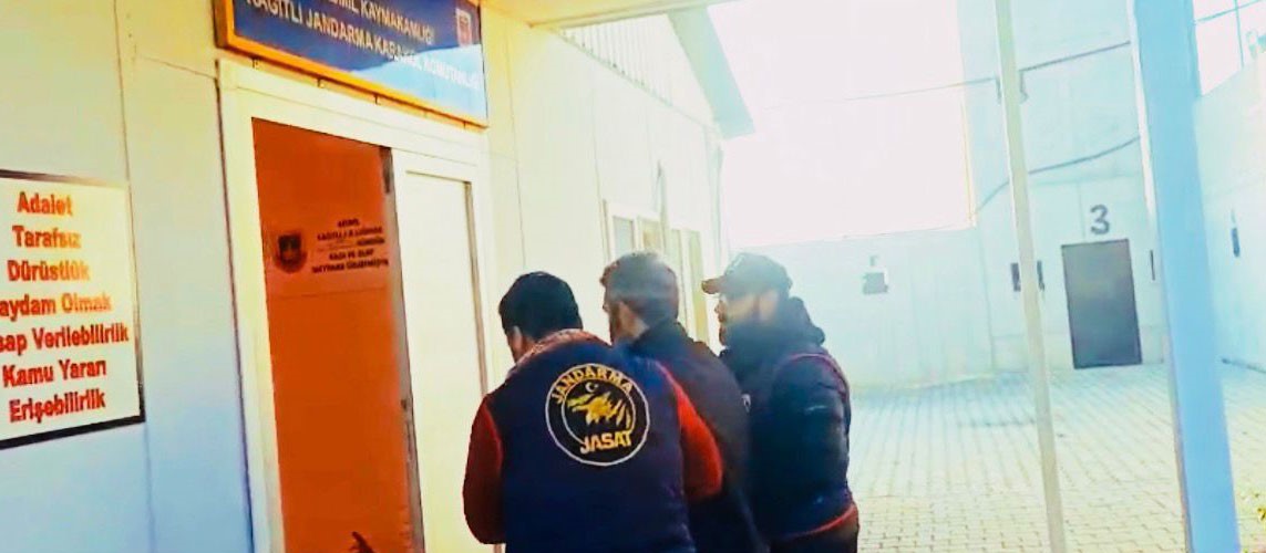 diyarbakirda 9 yildir bircok suctan aranan zanli yakalanarak tutuklandi 0