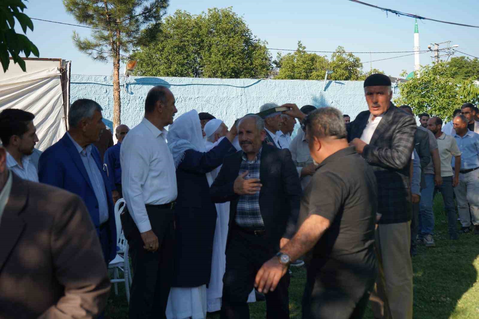 diyarbakirda aileler arasindaki husumet barisla sonuclandi 2 hXWPNRF6