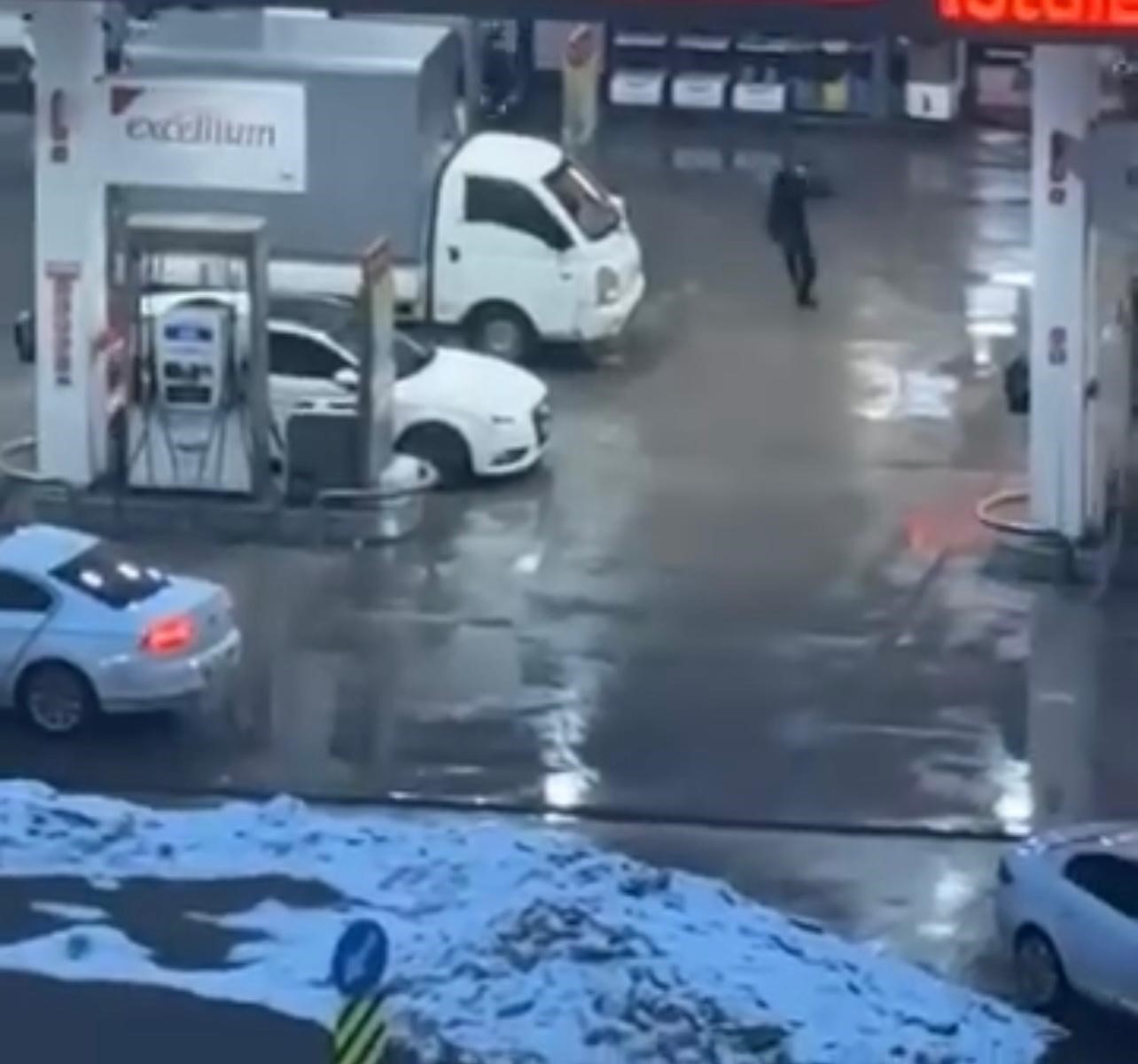 diyarbakirda akaryakit istasyonunda silahli kavga 1 yarali 0
