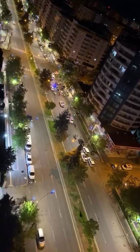 Diyarbakır’da alkollü baba ve oğlu dehşet saçtı: Araçtan içki şişelerini attılar, 590 bin lira ceza yediler 4 diyarbakirda alkollu baba ve oglu dehset sacti aractan icki siselerini attilar 590 bin lira XN9aJEHS