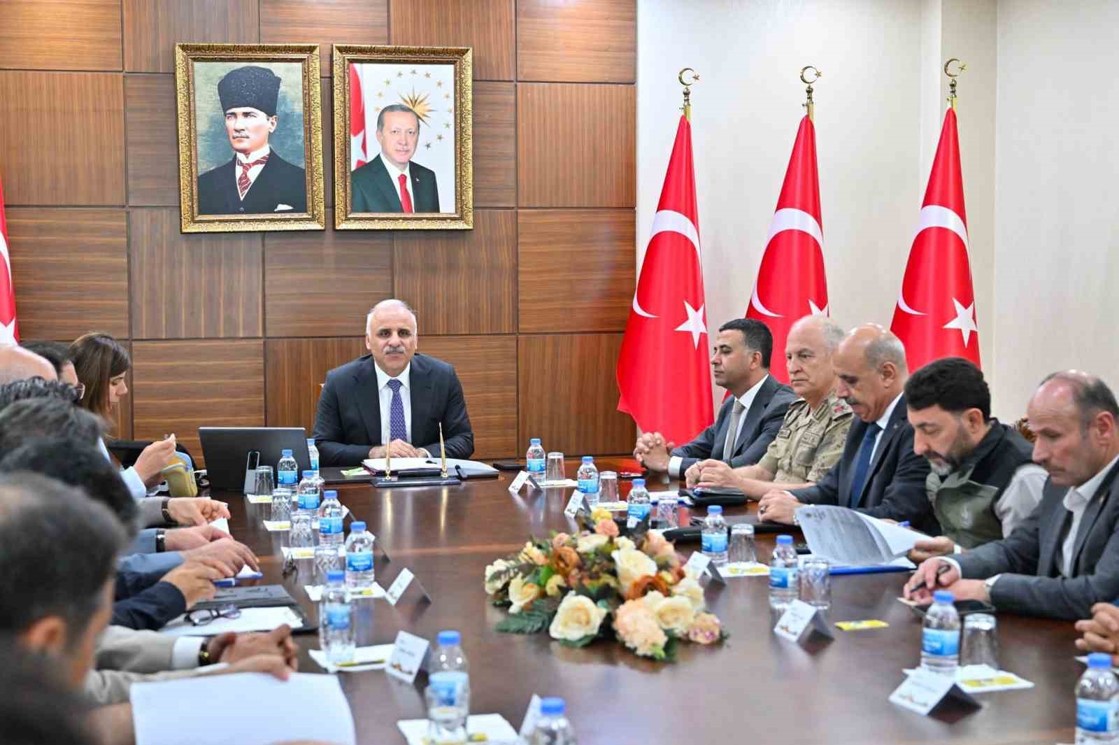 Diyarbakır’da anız yangınlarının önlenmesine yönelik toplantı 5 diyarbakirda aniz yanginlarinin onlenmesine yonelik toplanti 1