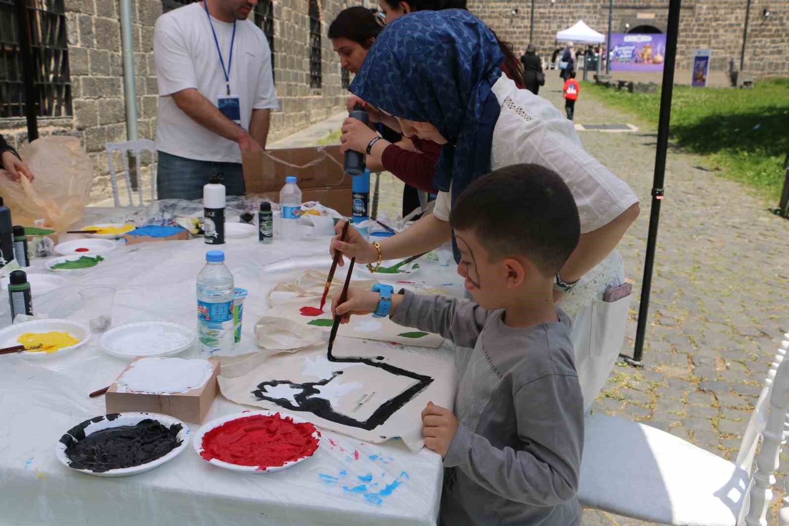 diyarbakirda annemle benim senligim etkinligi 5 dZ8lj1Ev
