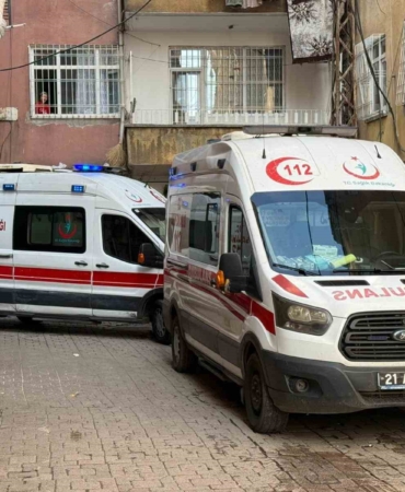 diyarbakirda-apartmanda-priz-kaynakli-yangin-7-kisi-dumandan-etkilendi-DgskdiSF.jpg