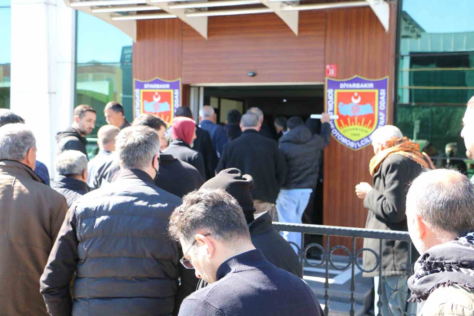 diyarbakirda app plaka kuyrugu 1 gn1Zw17H
