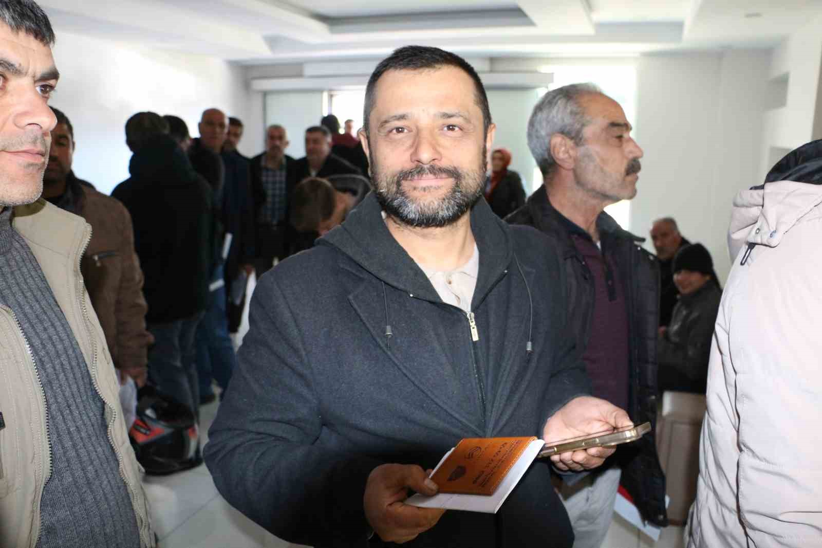 diyarbakirda app plaka kuyrugu 3 6aZEqLS3