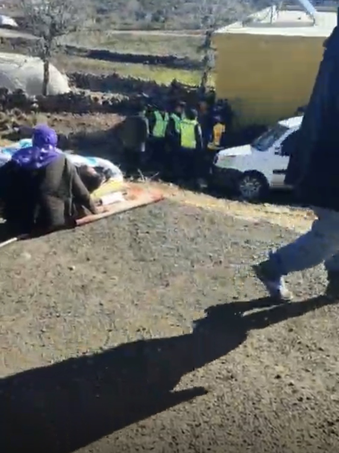 diyarbakirda arac evin duvarina carpti 2 yarali 2