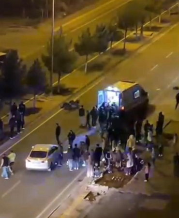 diyarbakirda-arac-ile-motosiklet-carpisti-1-yarali-7YnqelmJ.jpg