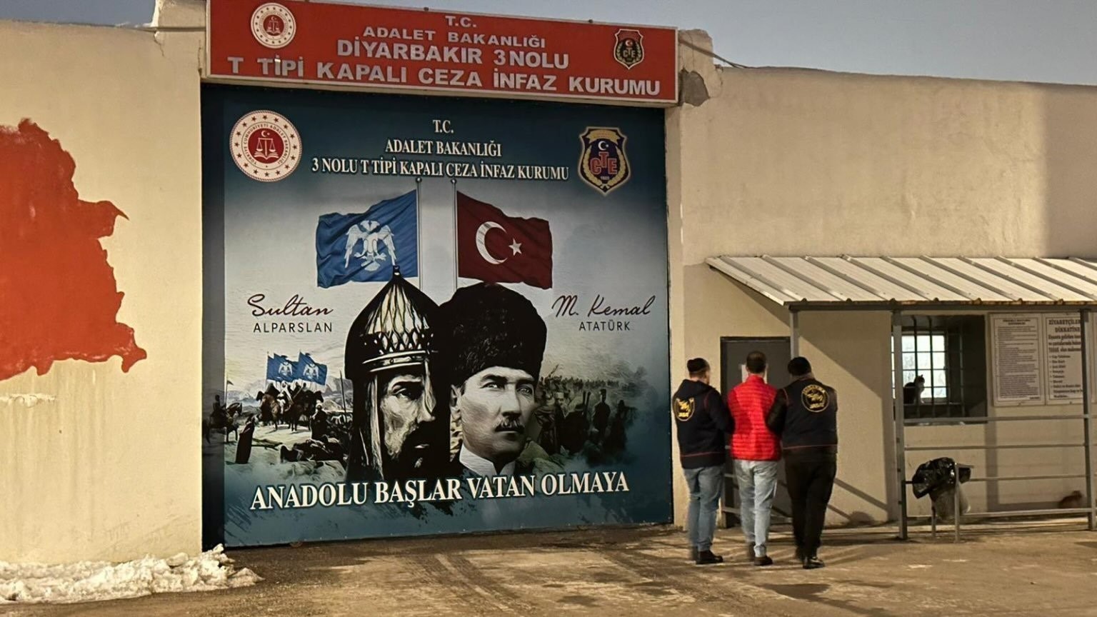 diyarbakirda aramasi bulunan 132 kisi yakalandi 0 SScT7Uer