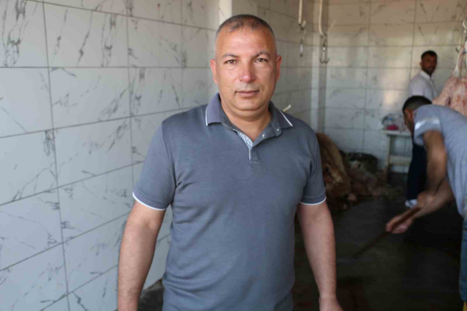diyarbakirda bayramin ilk gununde kurbanlik mesaisi basladi 1 IO21eKbF