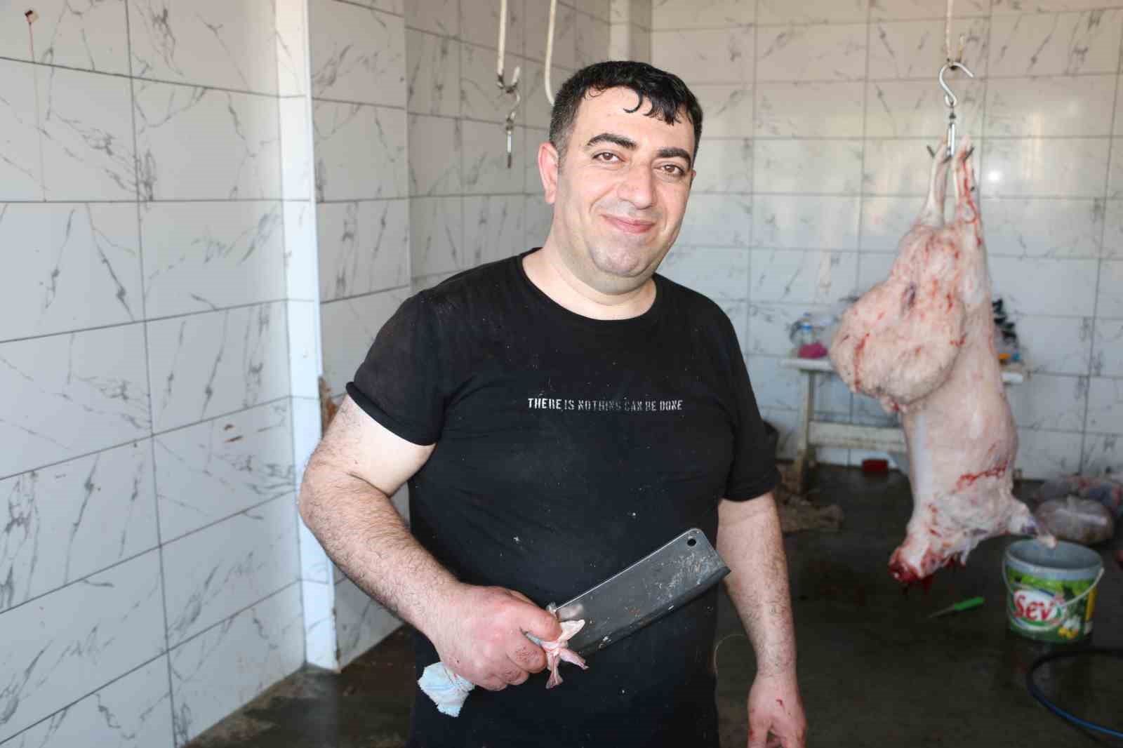 diyarbakirda bayramin ilk gununde kurbanlik mesaisi basladi 2 iVDz1a2r